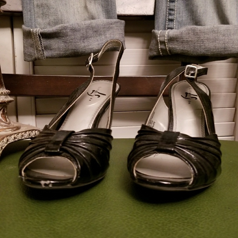 ❌❌ not for sale Life Stride VGUC vegan black stilettos sz 6